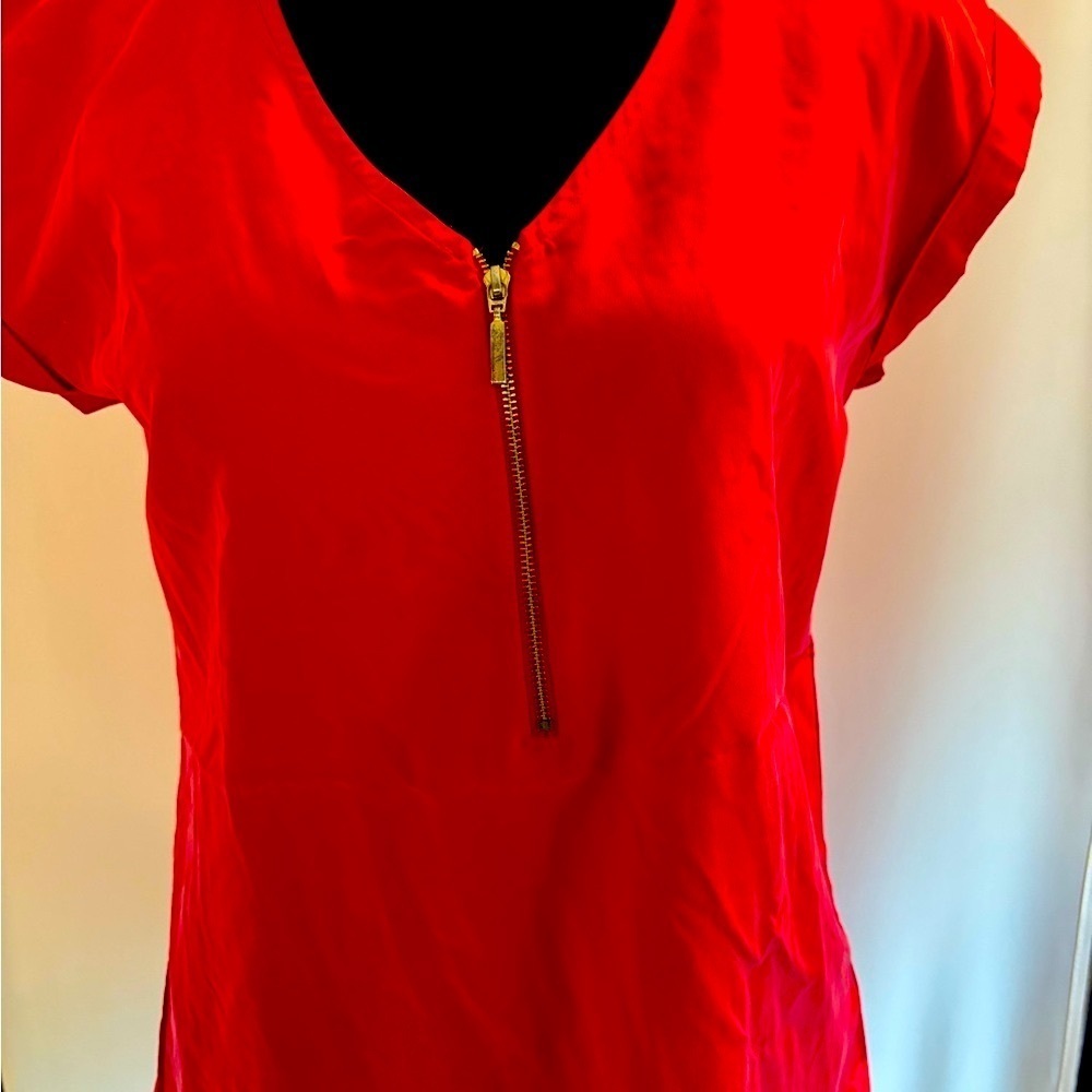 Express Red Top - Picture 2 of 4